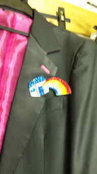 今日も着けてます。