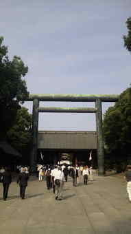 靖国と蝉時雨