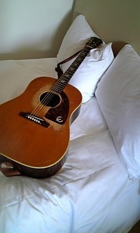 抱きしめてもいいかな…？