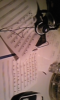 机の上より愛を込めて