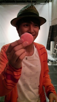 ただのマカロンじゃないぜ！！