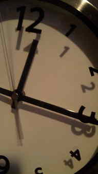 時計の針は24時をまわった