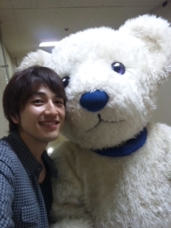 会場のマスコットキャラクターと共に。あれ…名前なんだっけ？